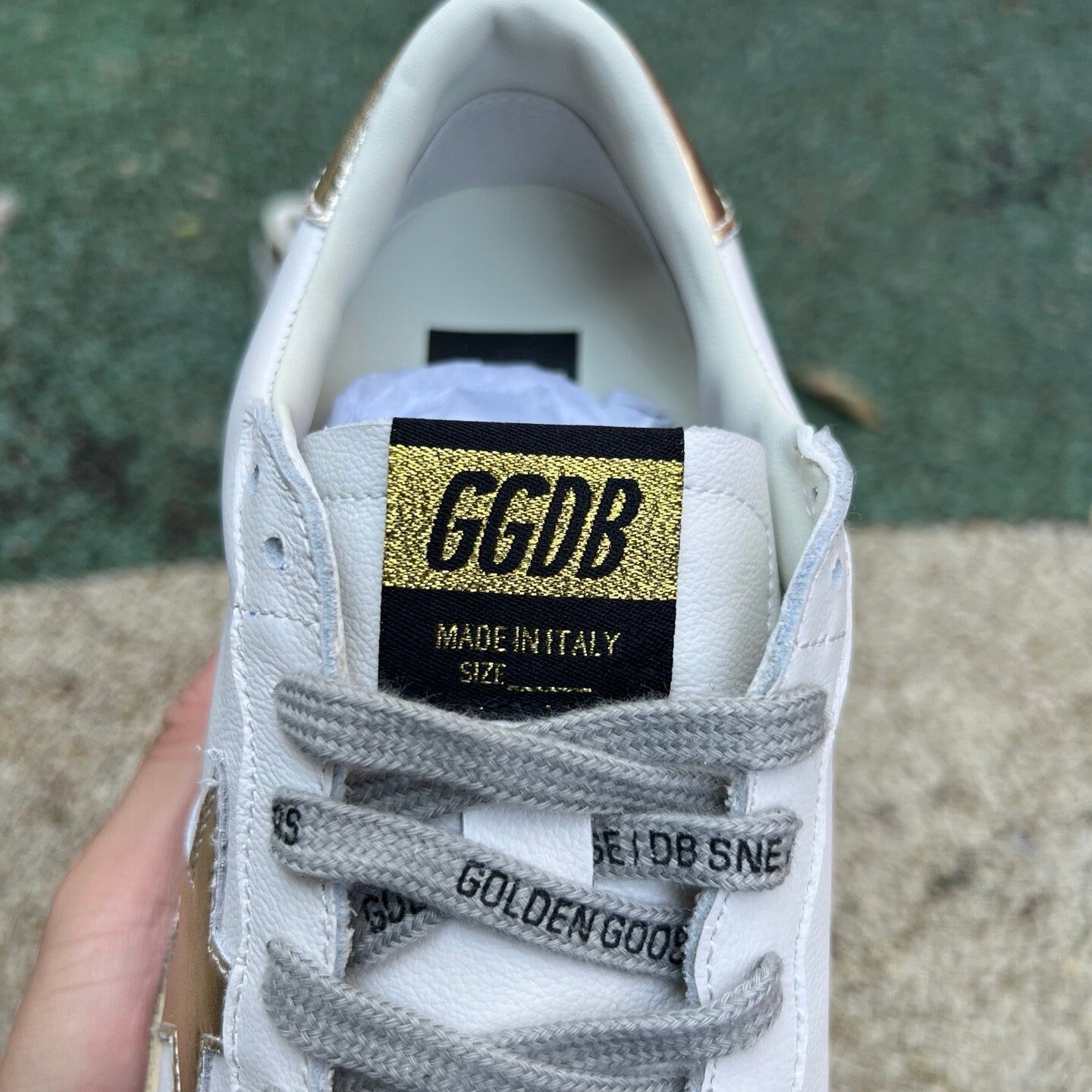 Golden Goose Blanco y Dorado