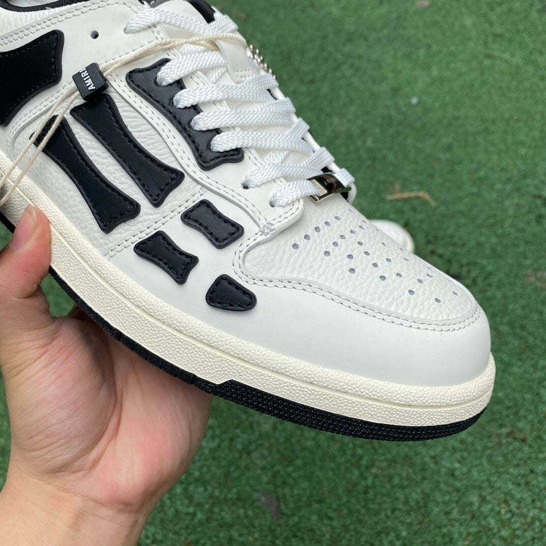 Amiri Skel Blanco y Negro