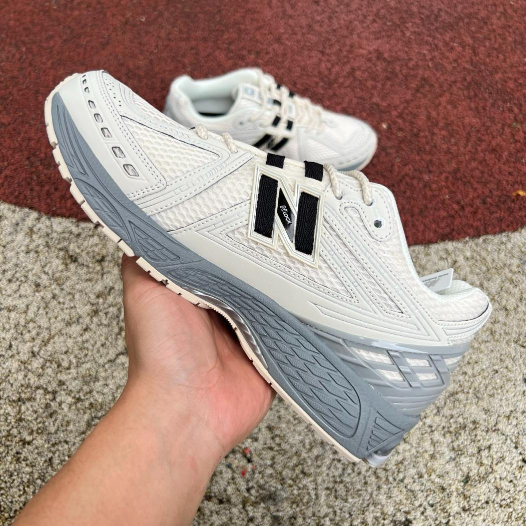 New Balance 1906R Blanco y Gris