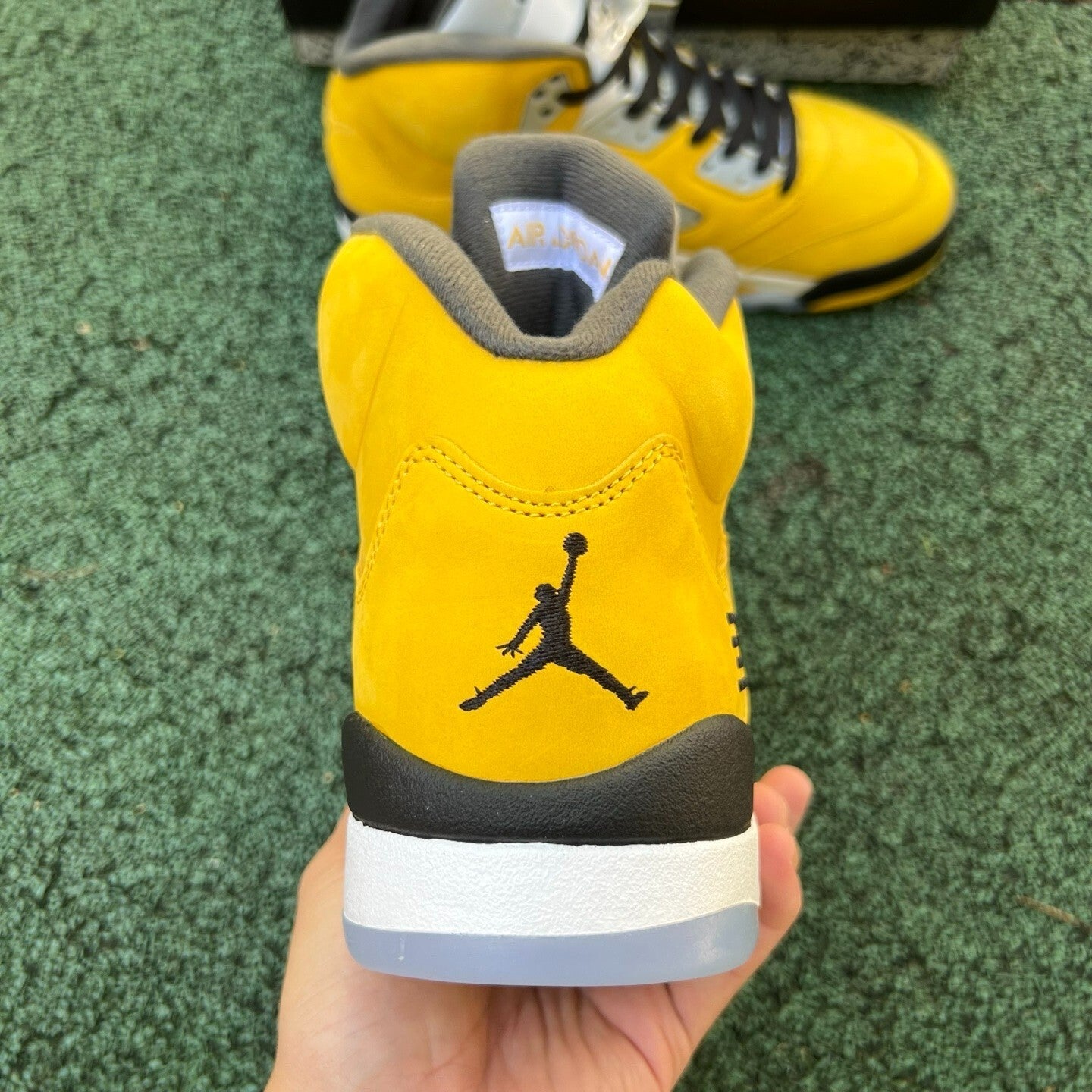 Jordan Retro 5 Tokio