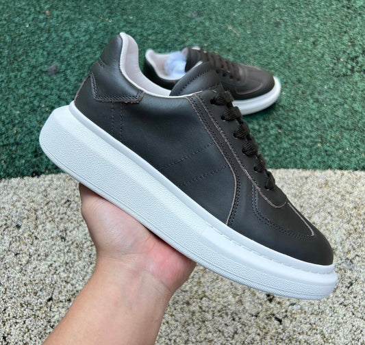 Alexander McQueen Marrón Suela Blanca