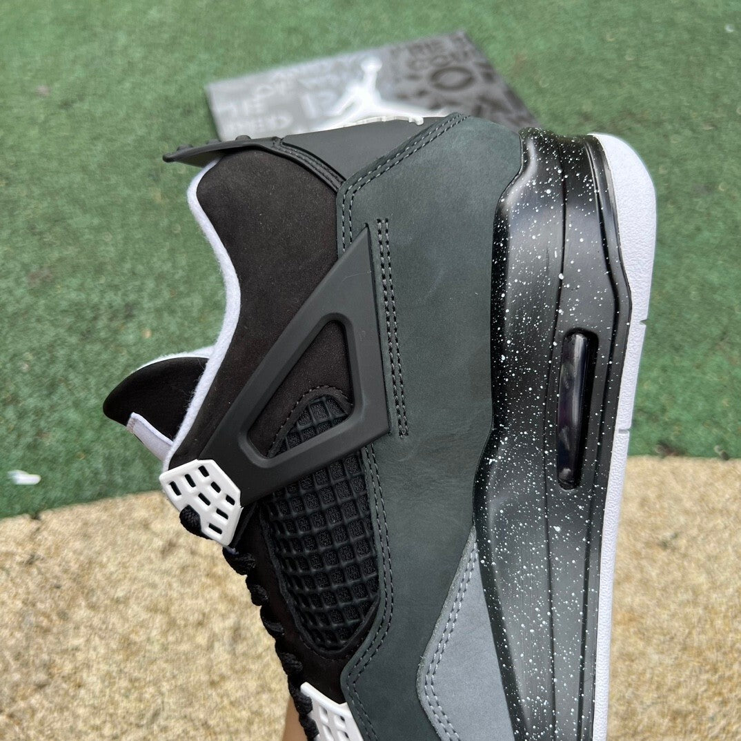 Jordan Retro 4 Fear