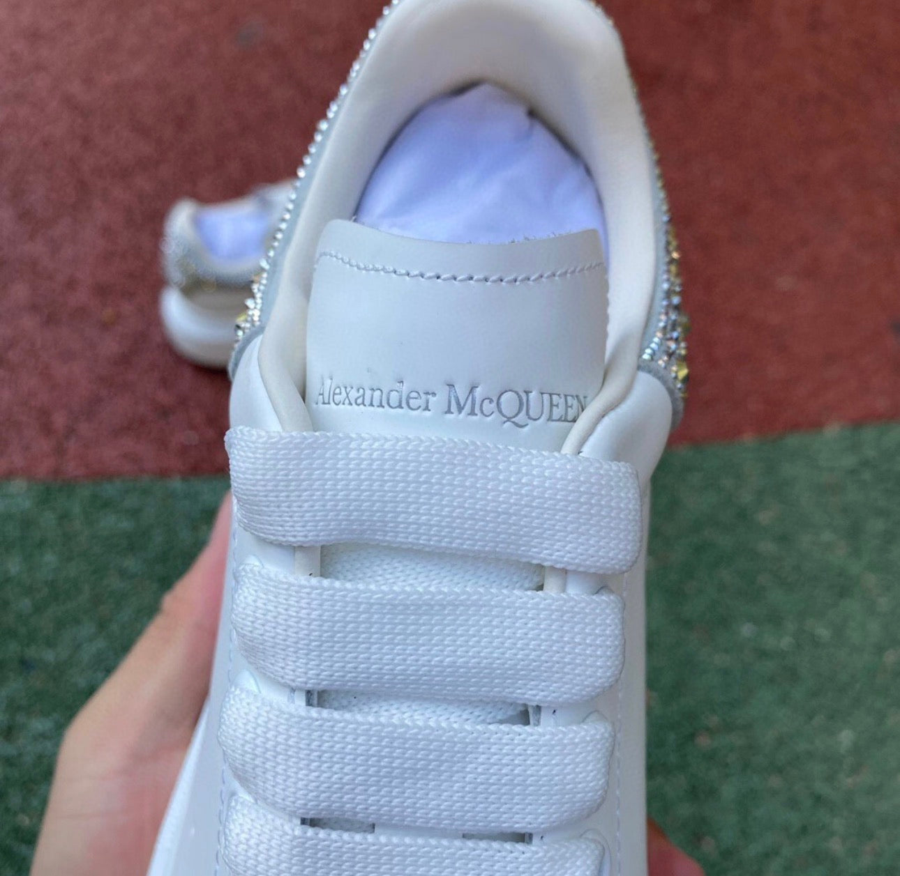 Alexander McQueen Gris y Brillitos
