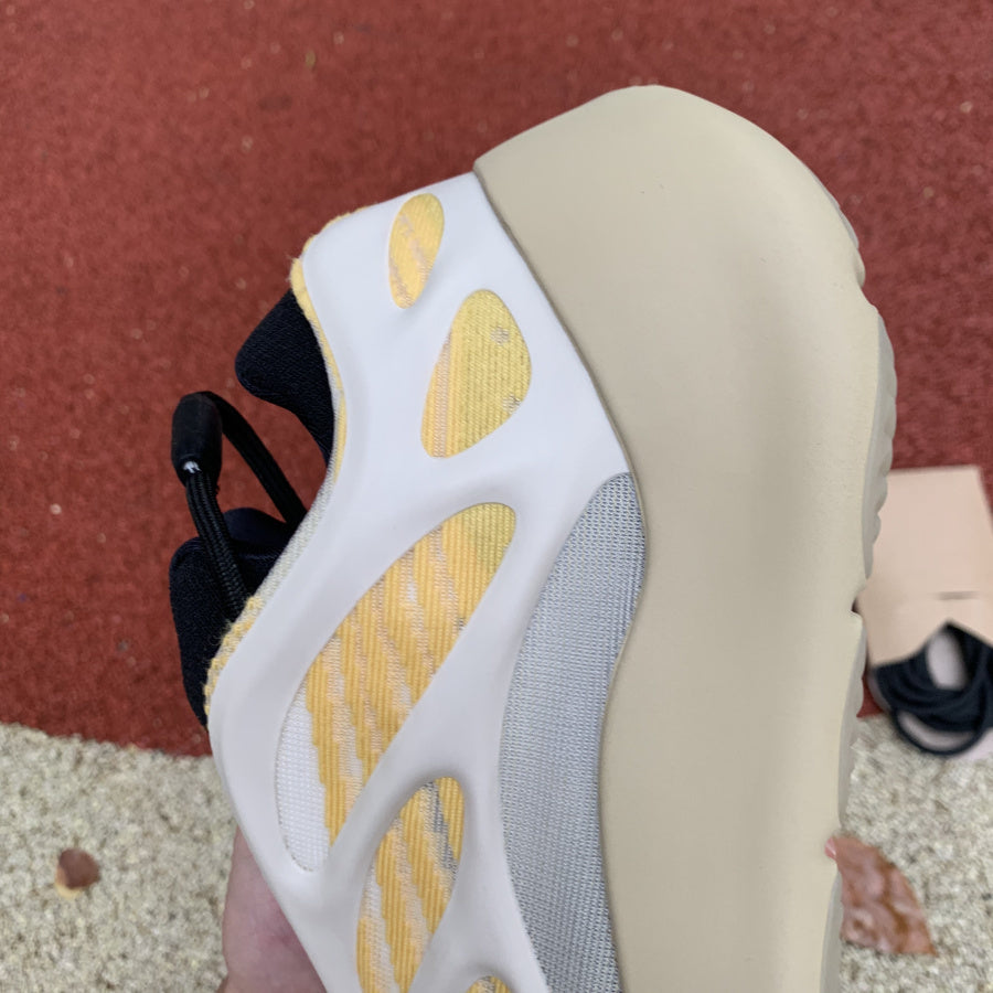 Yeezy 700 Beige