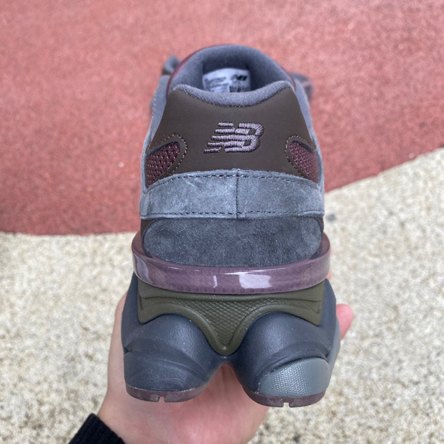 New Balance 9060 Vino