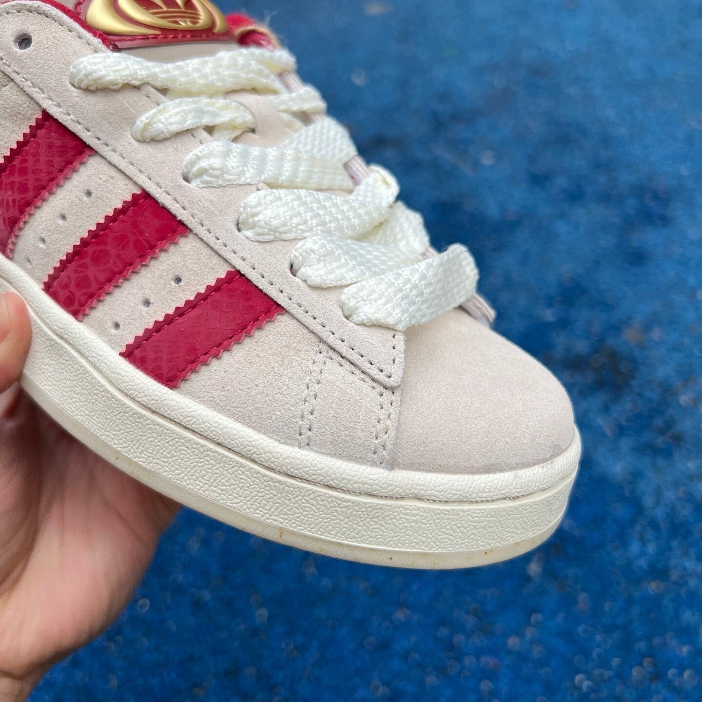 Campus Beige y Rojo