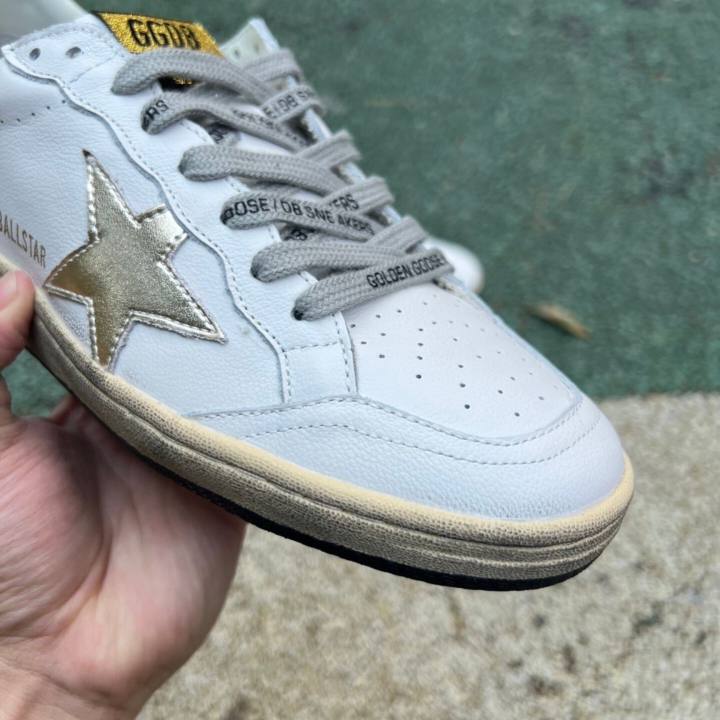 Golden Goose Blanco y Dorado