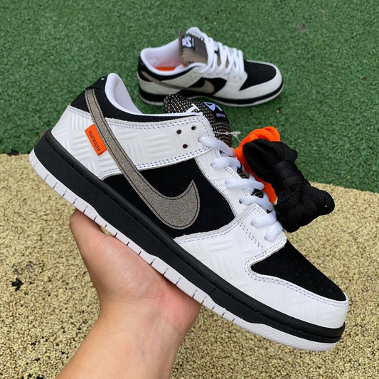 Nike Sb Dunk TightBooth