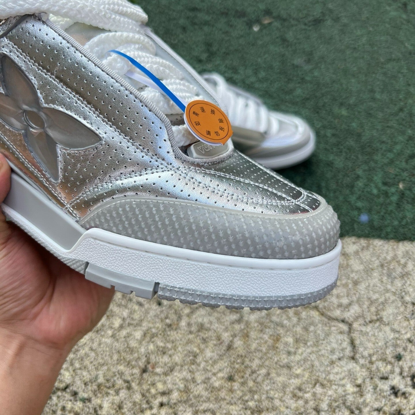 Louis Vuitton Skate Plateado