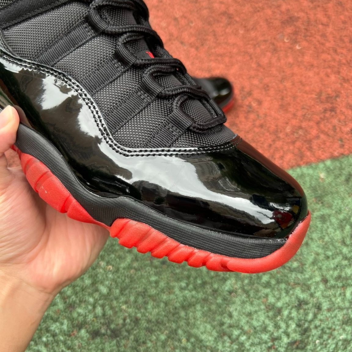 Jordan Retro 11 Negro y Roja