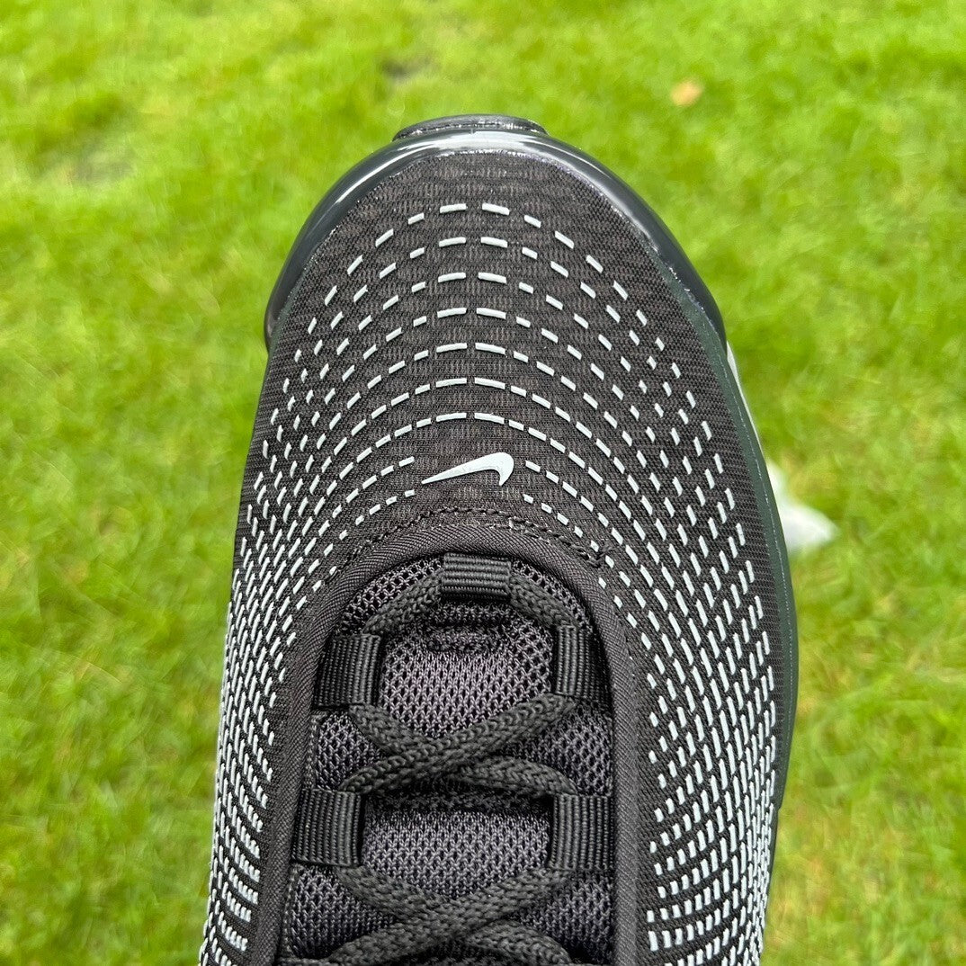 Air Max DN Negro y Rosa