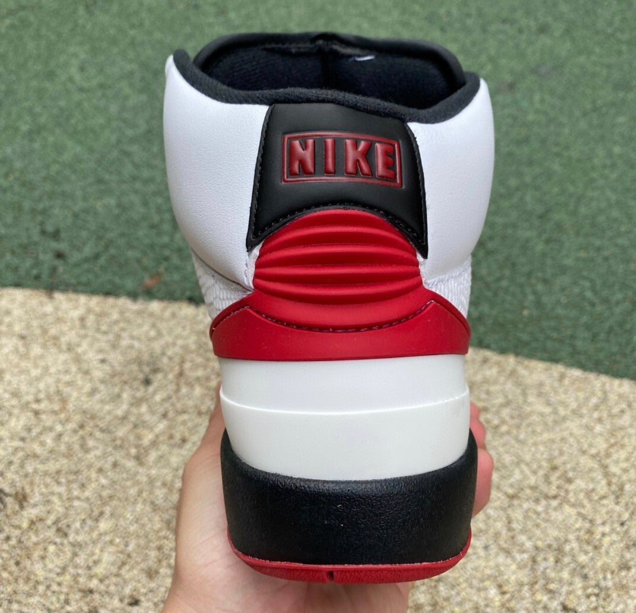 Jordan Retro 2 Rojas y Blanco