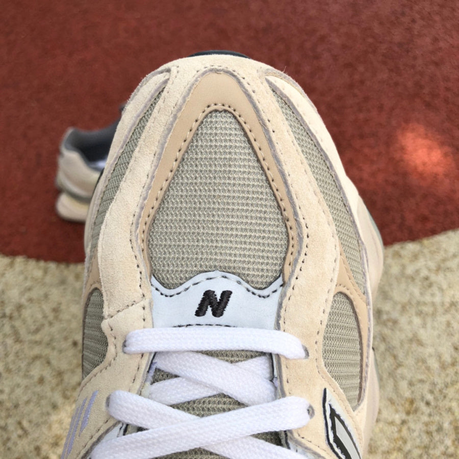 New Balance 9060 Beige