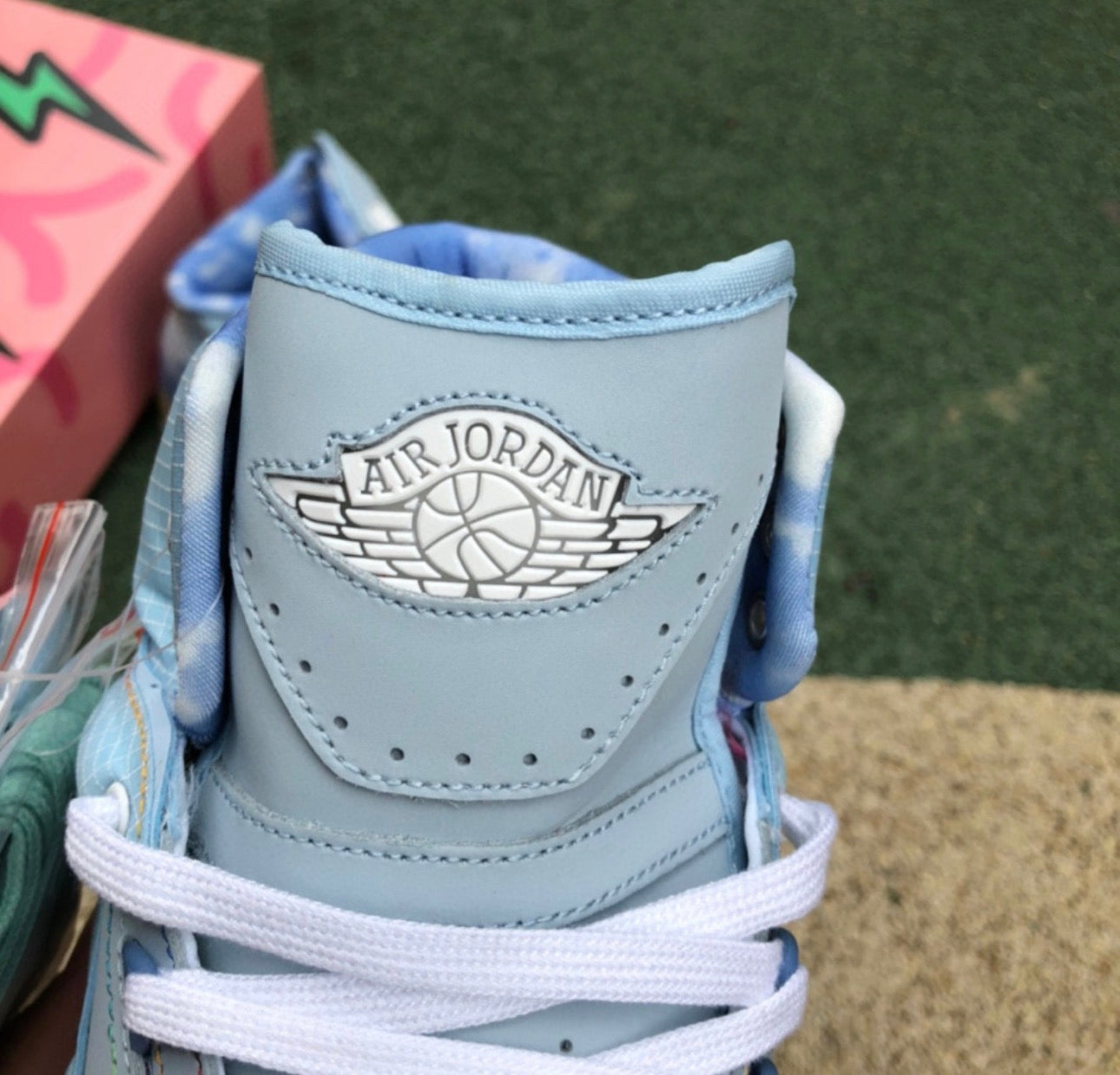 Jordan Retro 2 x Jbalvin