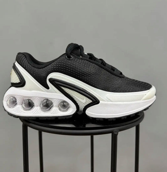 Nike Air Dn White Black