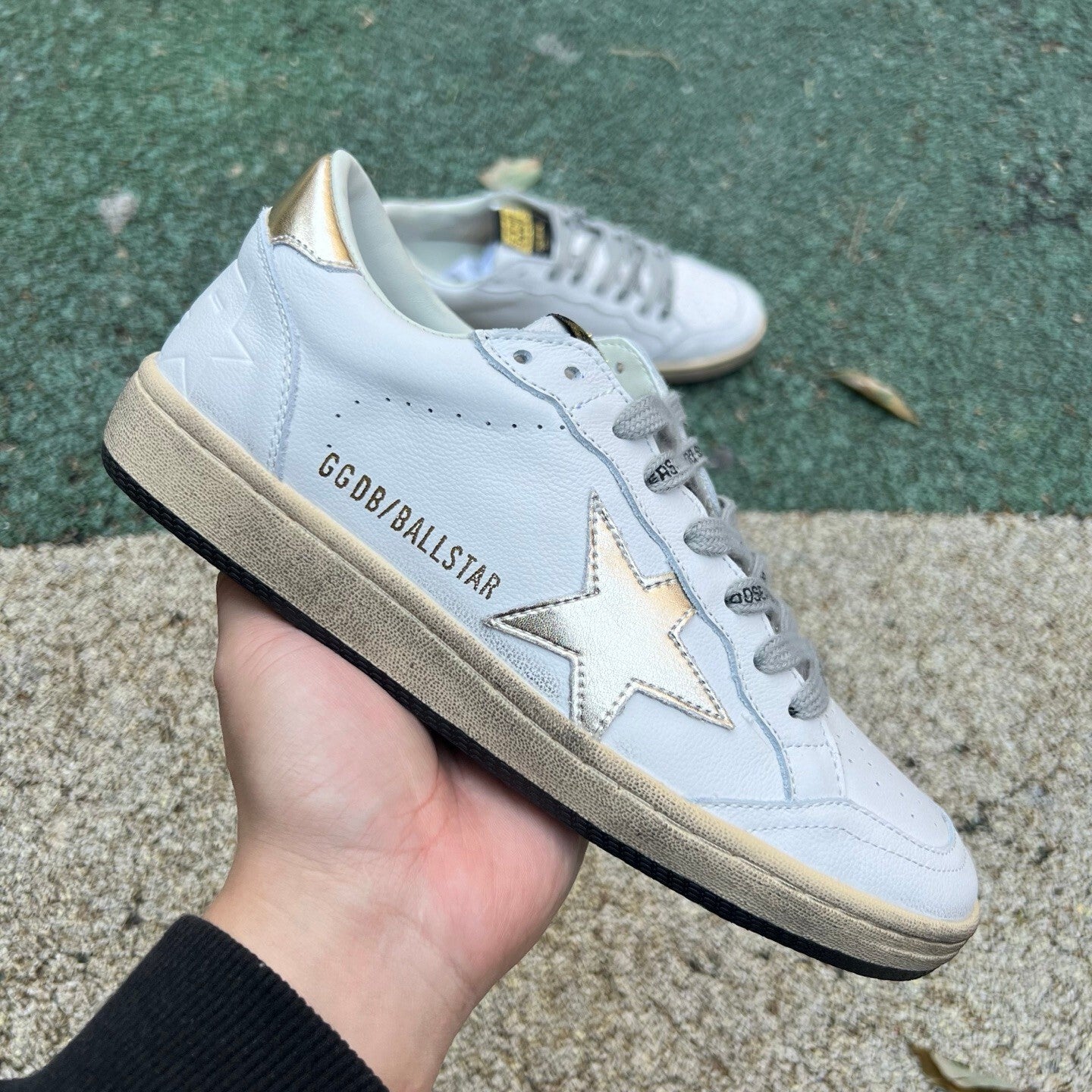 Golden Goose Blanco y Dorado