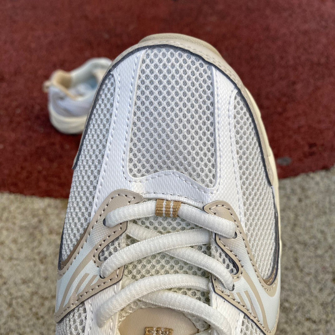 New Balance 530 Beige