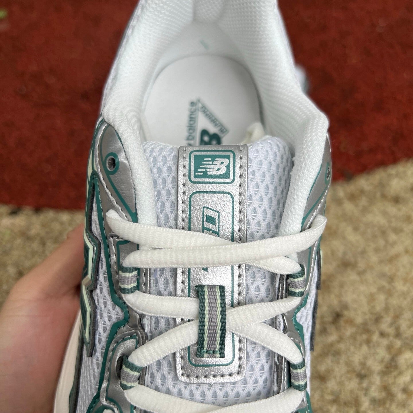 New Balance 740 Blanco y Verde