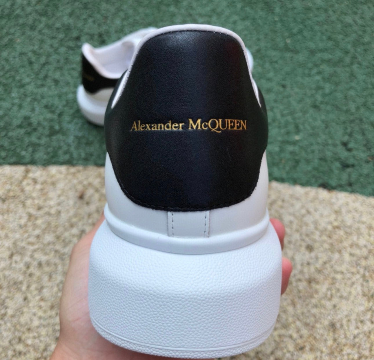 Alexander McQueen Blanco y Negro Cuero