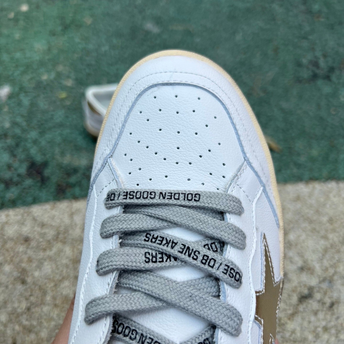Golden Goose Blanco y Dorado
