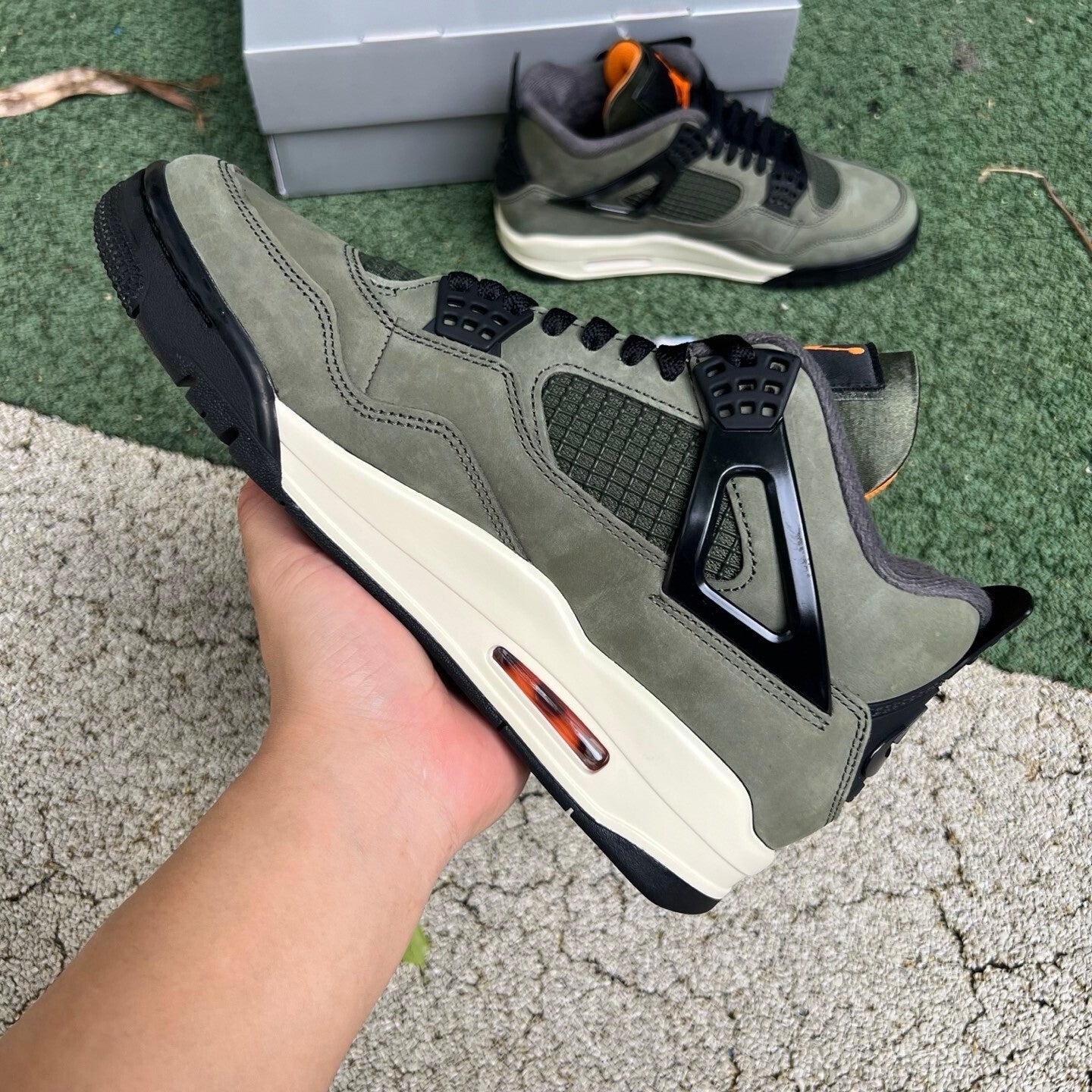 Jordan Retro 4 Undefeated