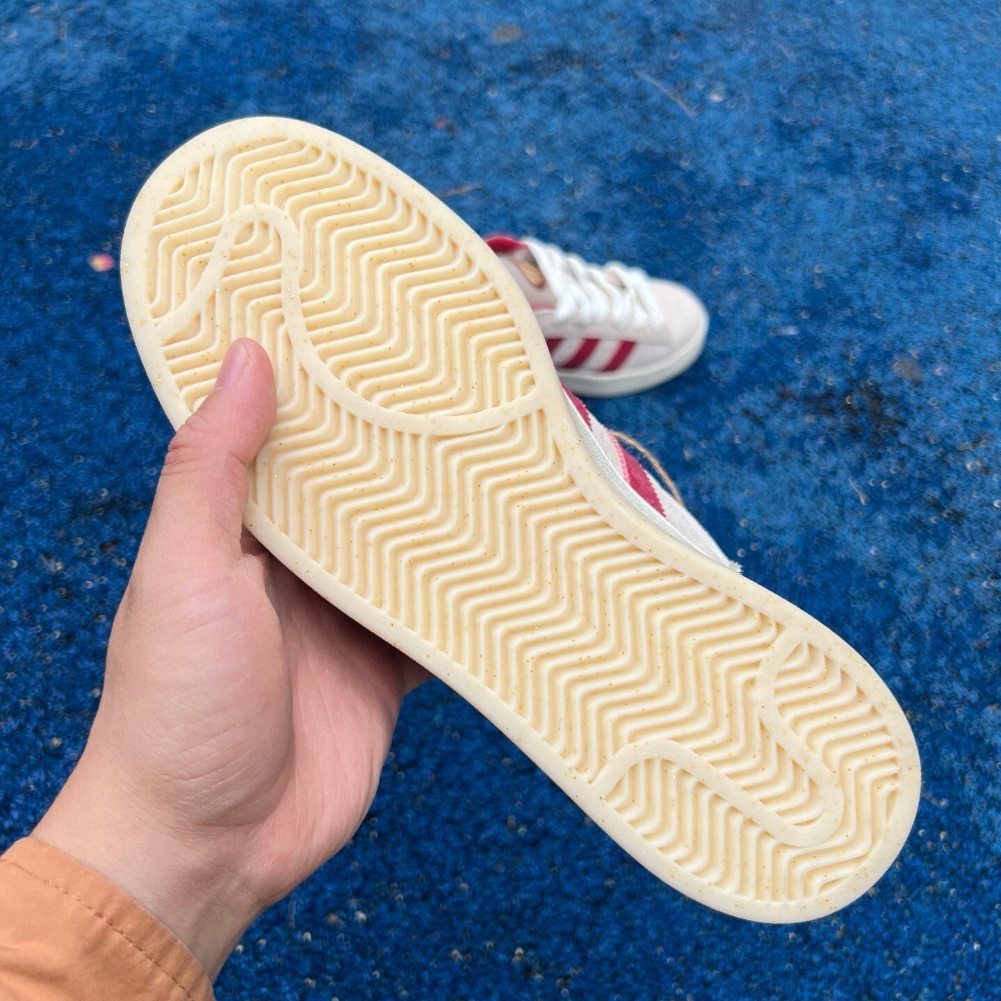 Campus Beige y Rojo