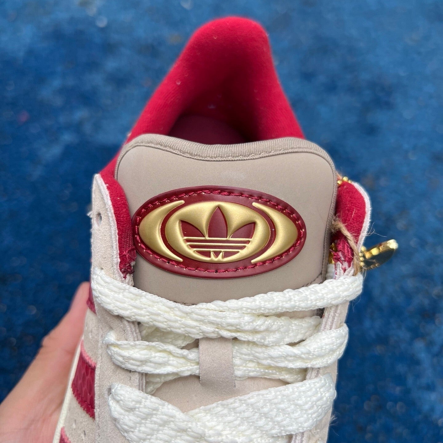 Campus Beige y Rojo