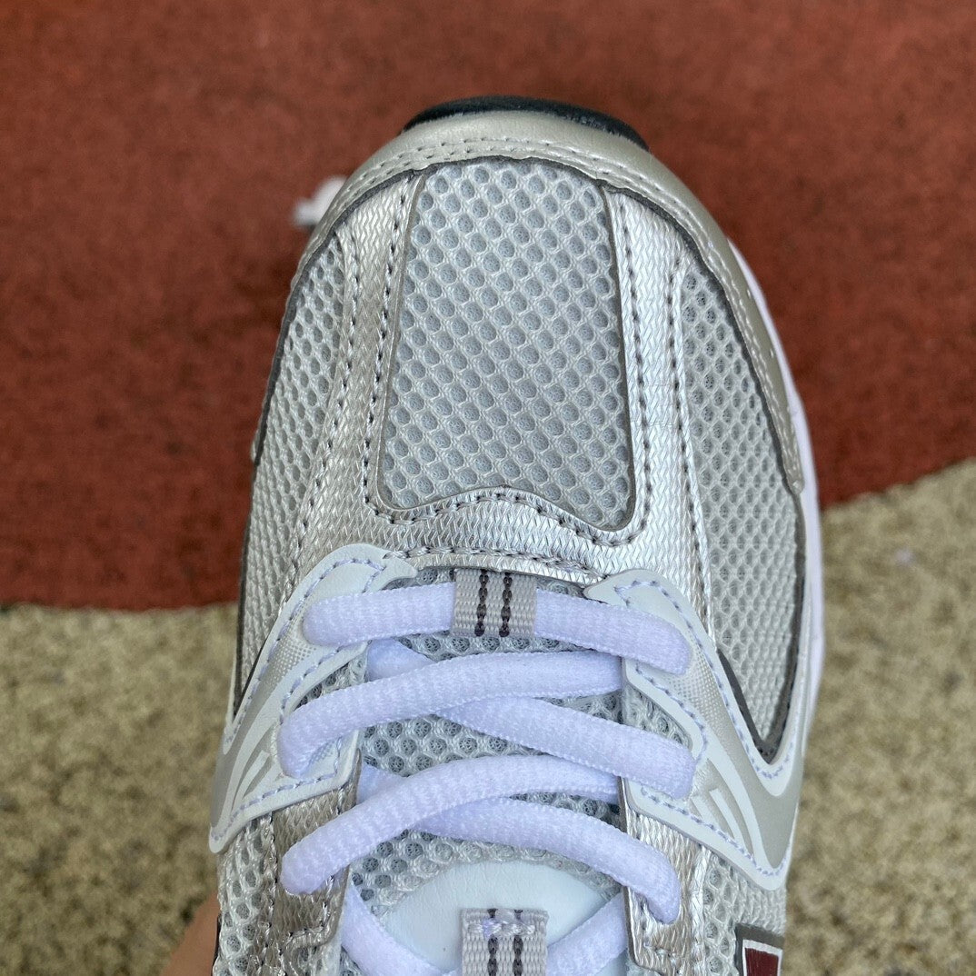 New Balance 530 Plateado y Vino