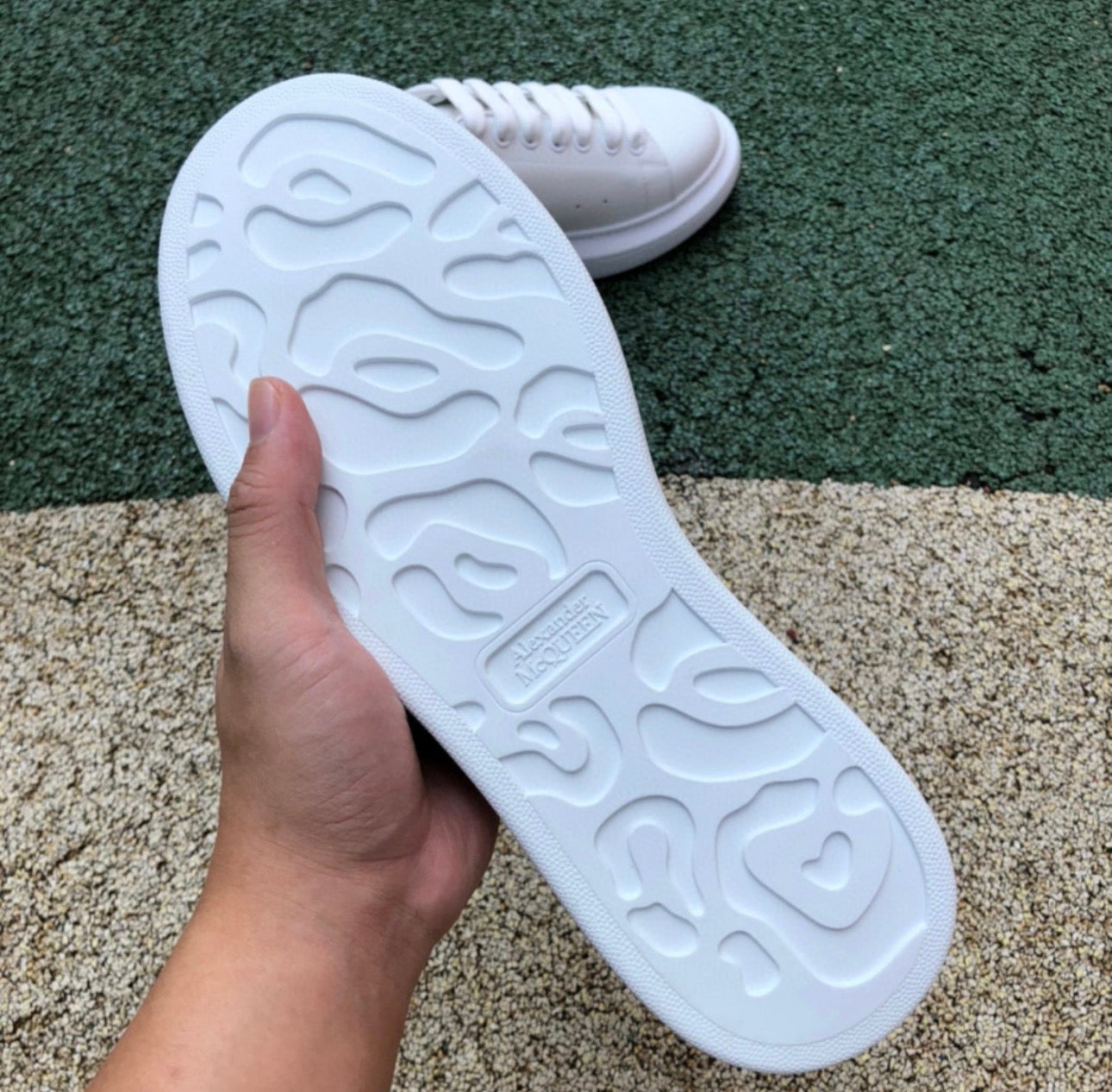Alexander McQueen Blanco y Negro Cuero