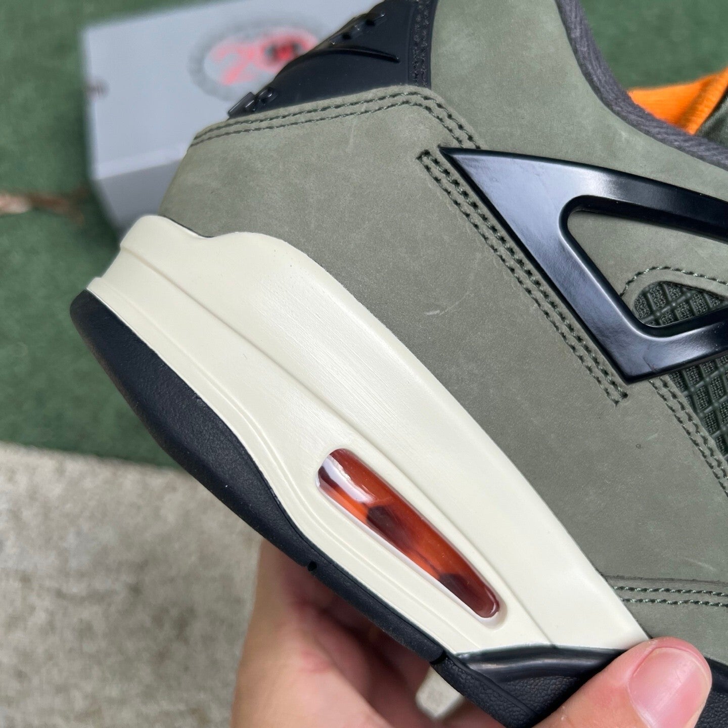 Jordan Retro 4 Undefeated