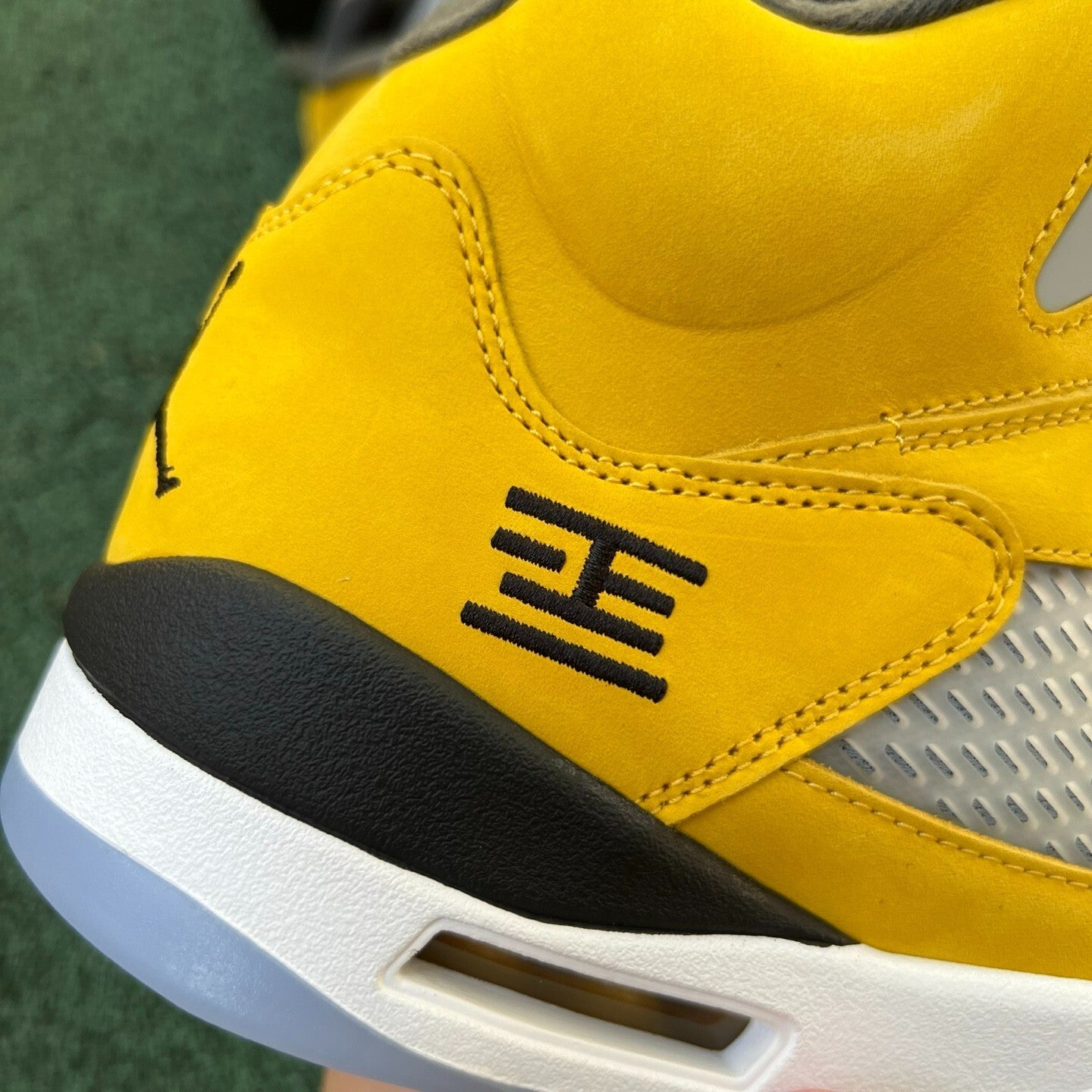 Jordan Retro 5 Tokio