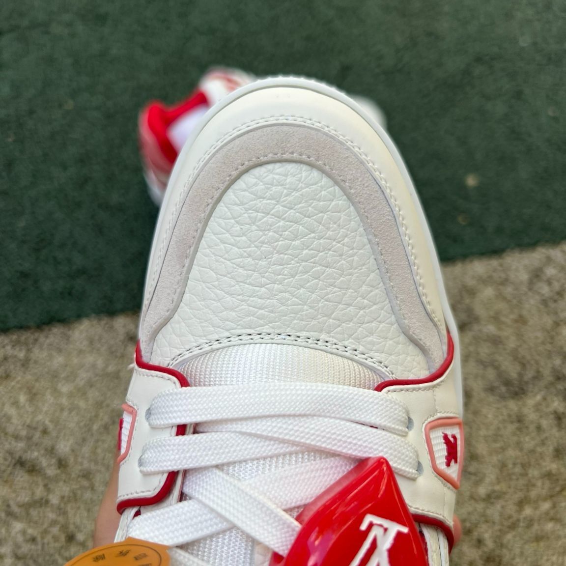 Louis Vuitton Trainer Corazón Rojo