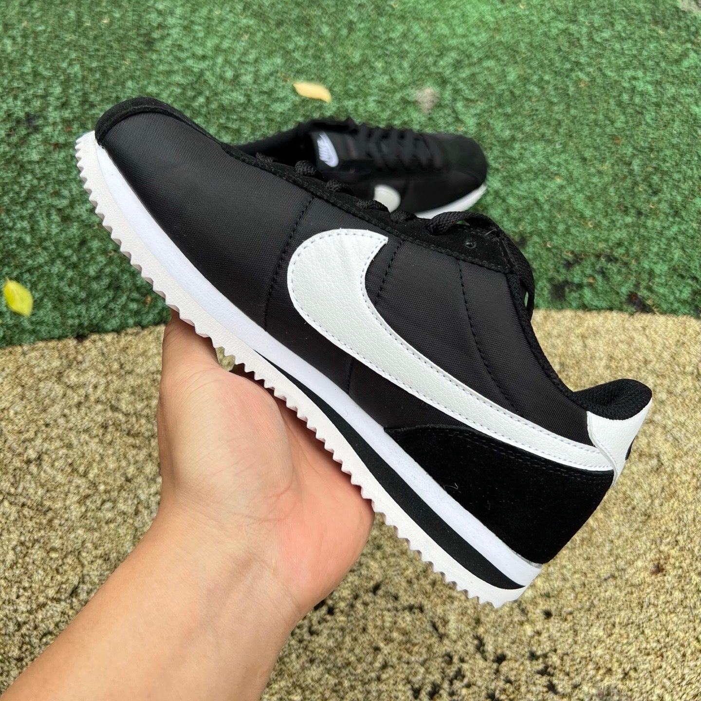 Nike Cortez Blanco y Negro