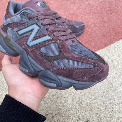 New Balance 9060 Vino