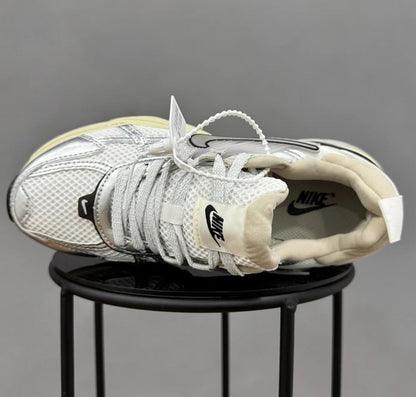 Nike V2K Run