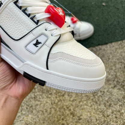 Louis Vuitton Trainer Corazón Negro