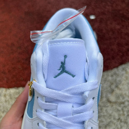 Jordan Retro 1 Low Azul y Blanco