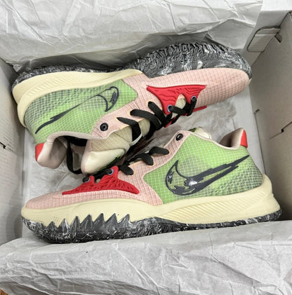 Nike Kyrie 4 Low Coral