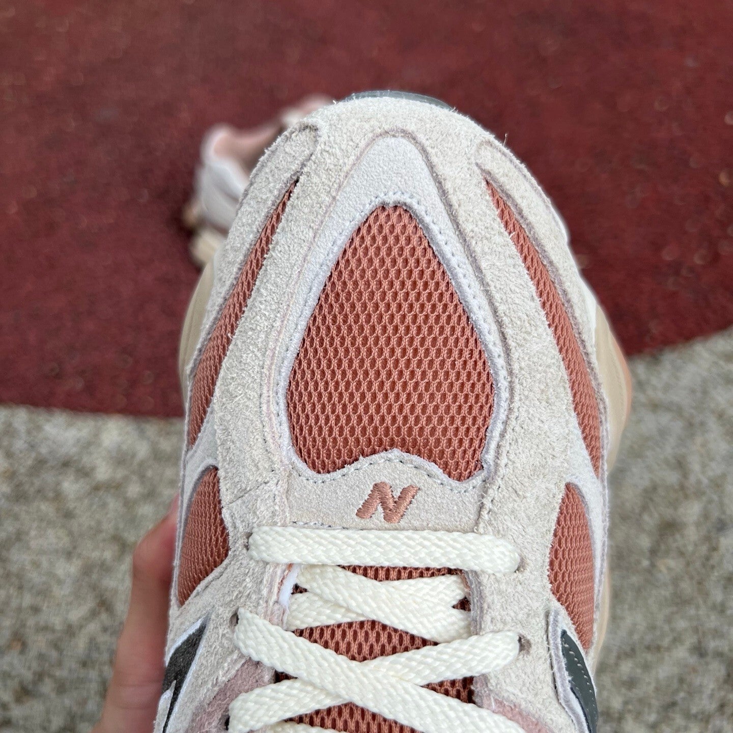 New Balance 9060 Marrón