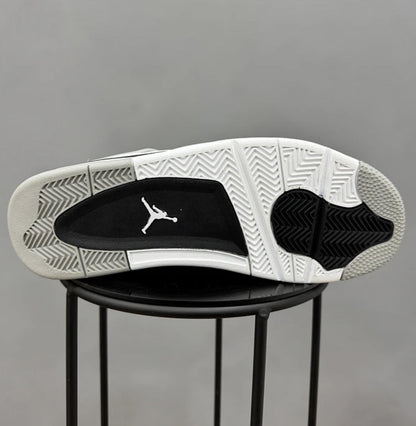 Jordan Retro 4 Military
