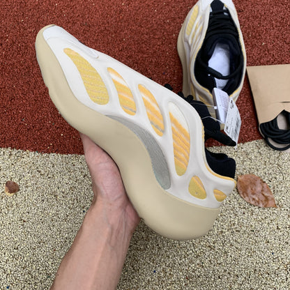 Yeezy 700 Beige