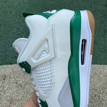 Jordan Retro 4 Pine Green