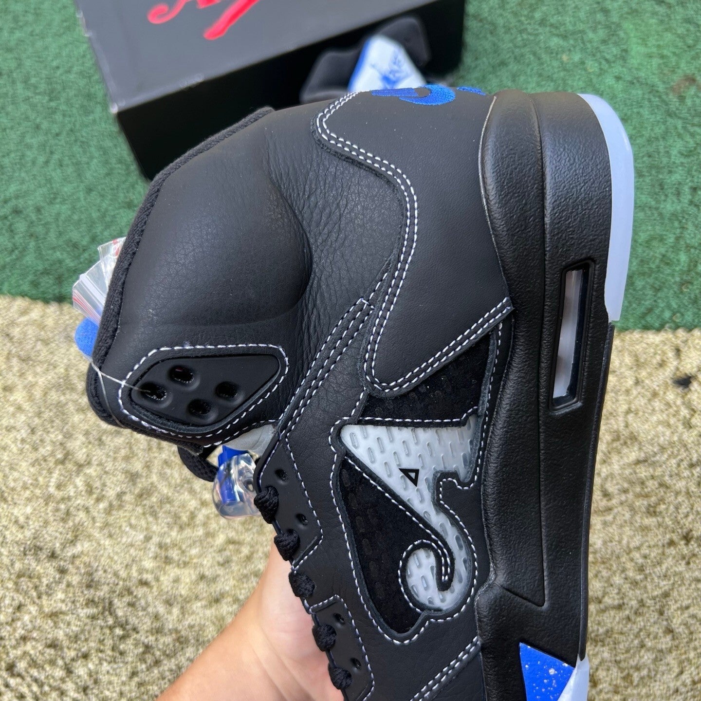 Jordan Retro 5 Awake Negro