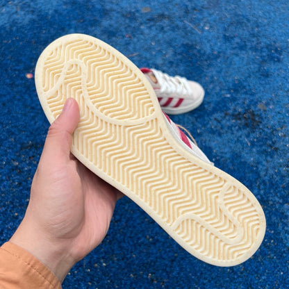 Campus Beige y Rojo
