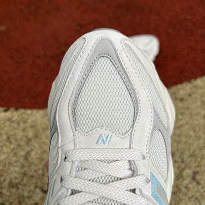 New Balance 9060 Hueso y Azul