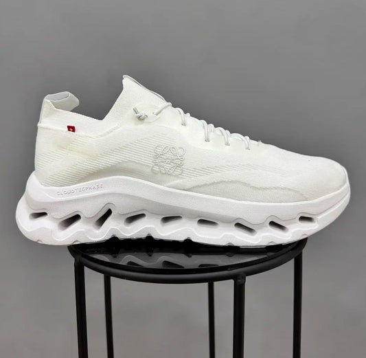 On Cloudtilt Loewe Blanca