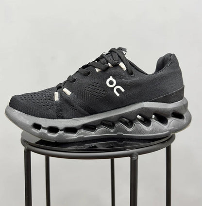 On Cloudsurfer Negra