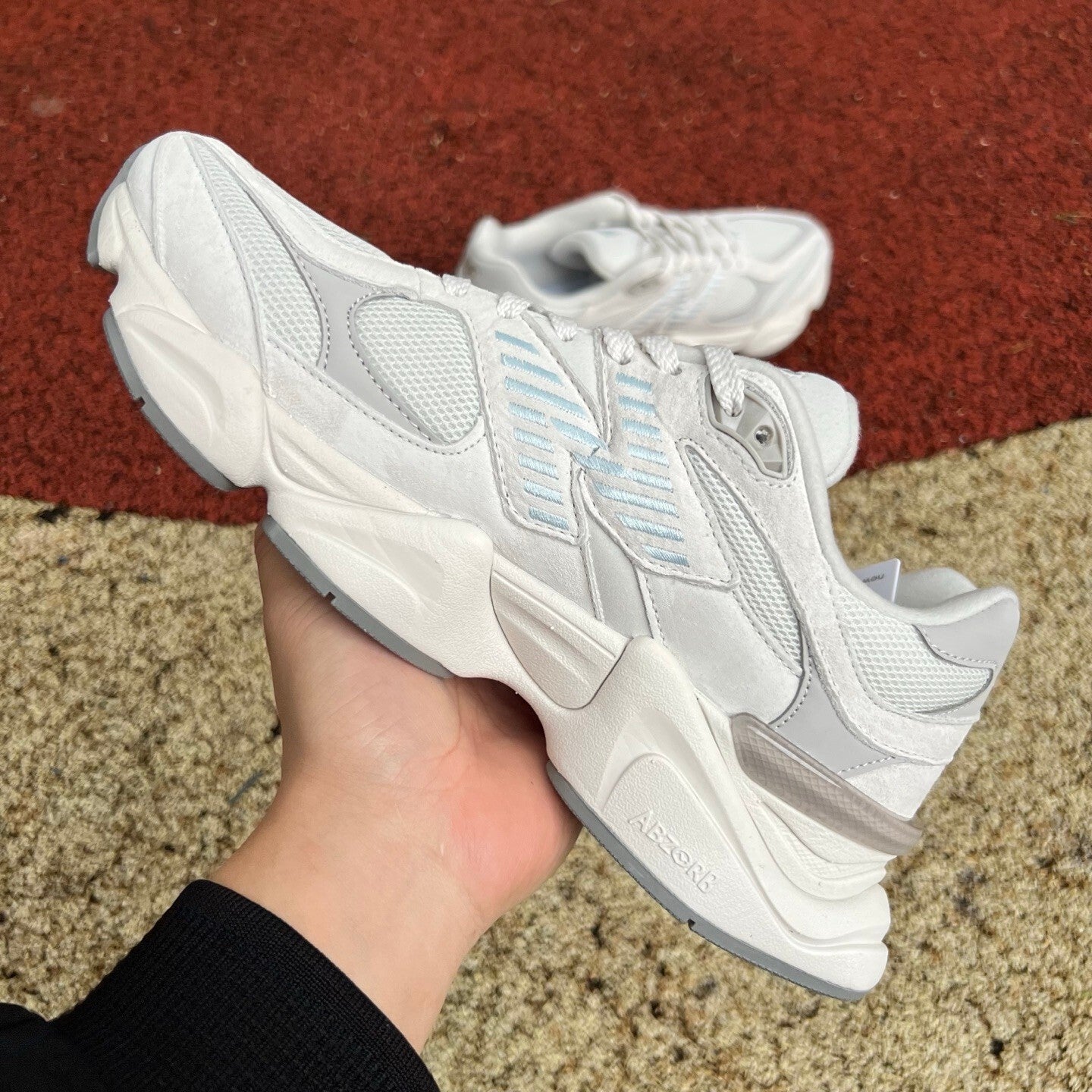 New Balance 9060 Hueso y Azul